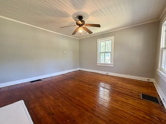 2 bed, 717 sqft, $1,100 — Photo 2