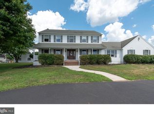 240 Elbo Ln, Mount Laurel, NJ 08054