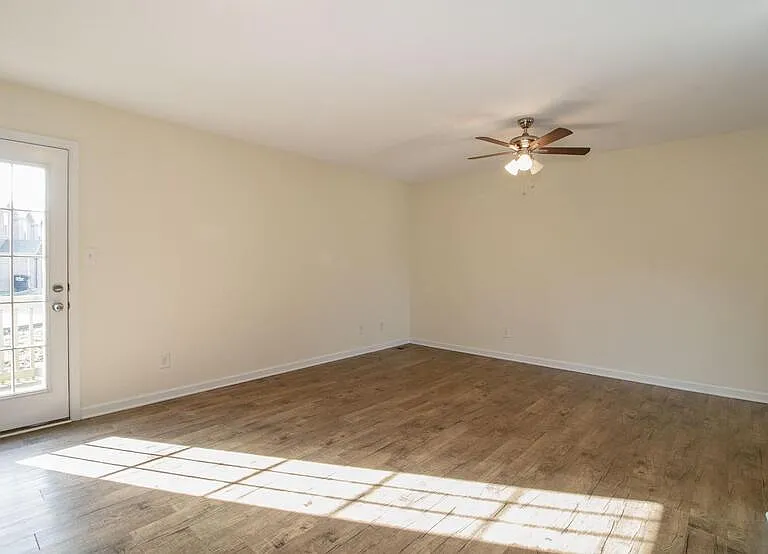 1720C Thistlewood Dr — Photo 4
