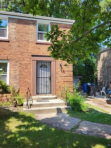 3 bed, 1.5 bath, $1,600 — Photo 1