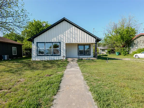228 W Archer St, Jacksboro, TX 76458