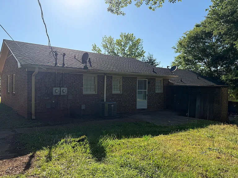 14 Wedgefield Dr #B — Photo 16