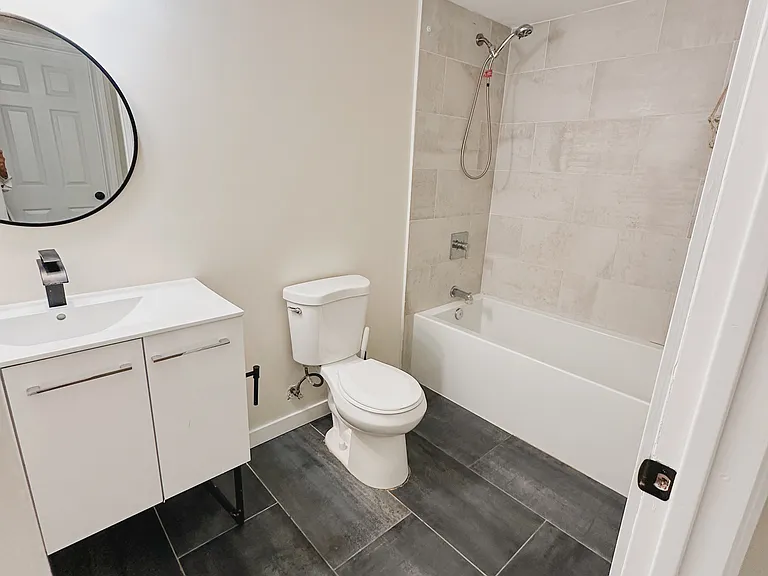 11571 Archwood St #11571 — Photo 9