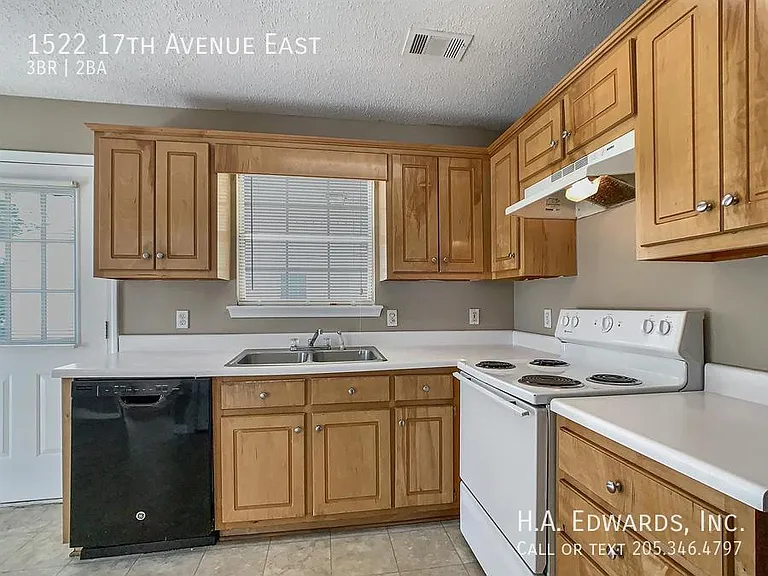 1522 17th Ave E — Photo 13