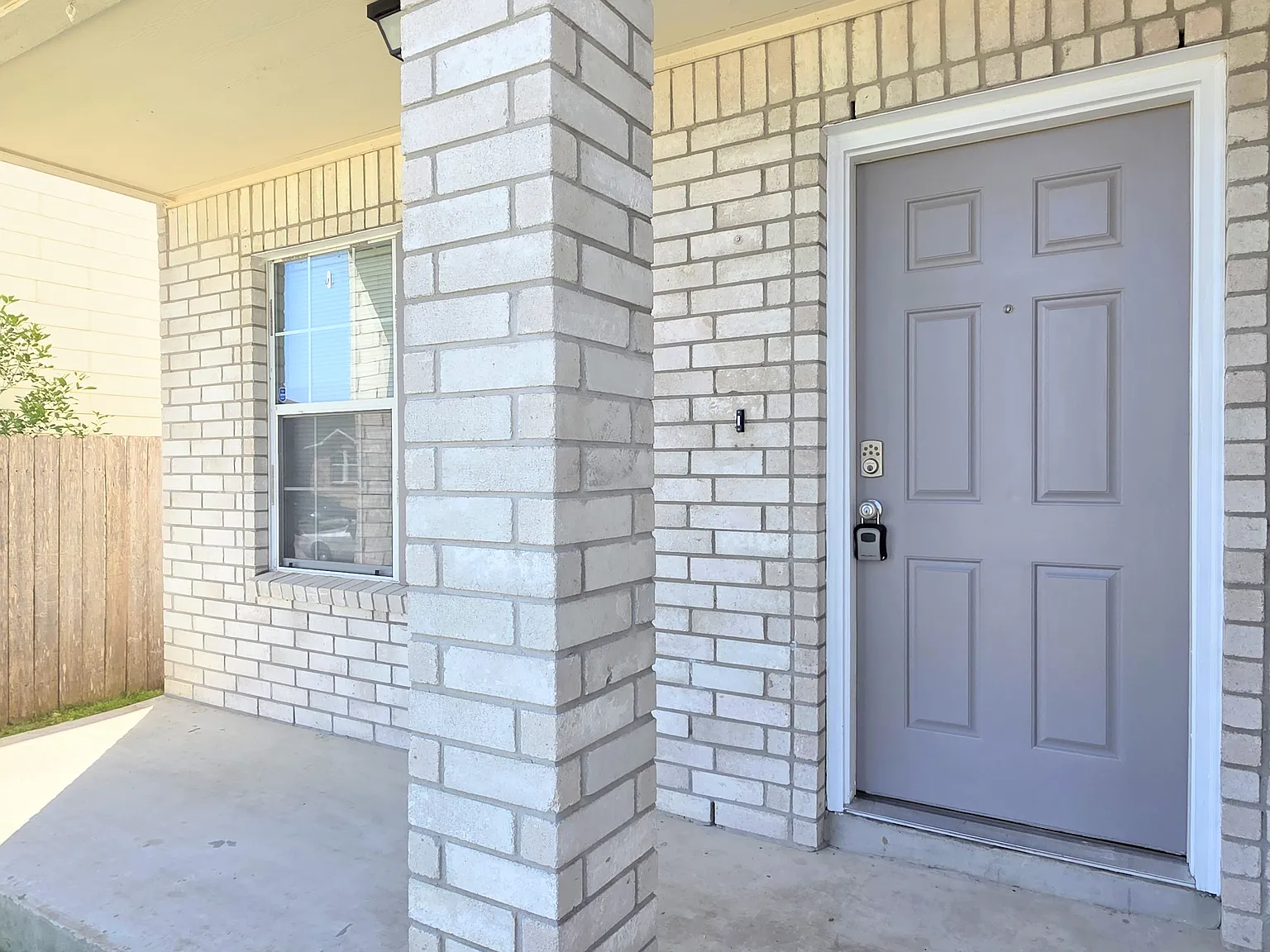 4 bed, 1945 sqft, $1,850 — Photo 2