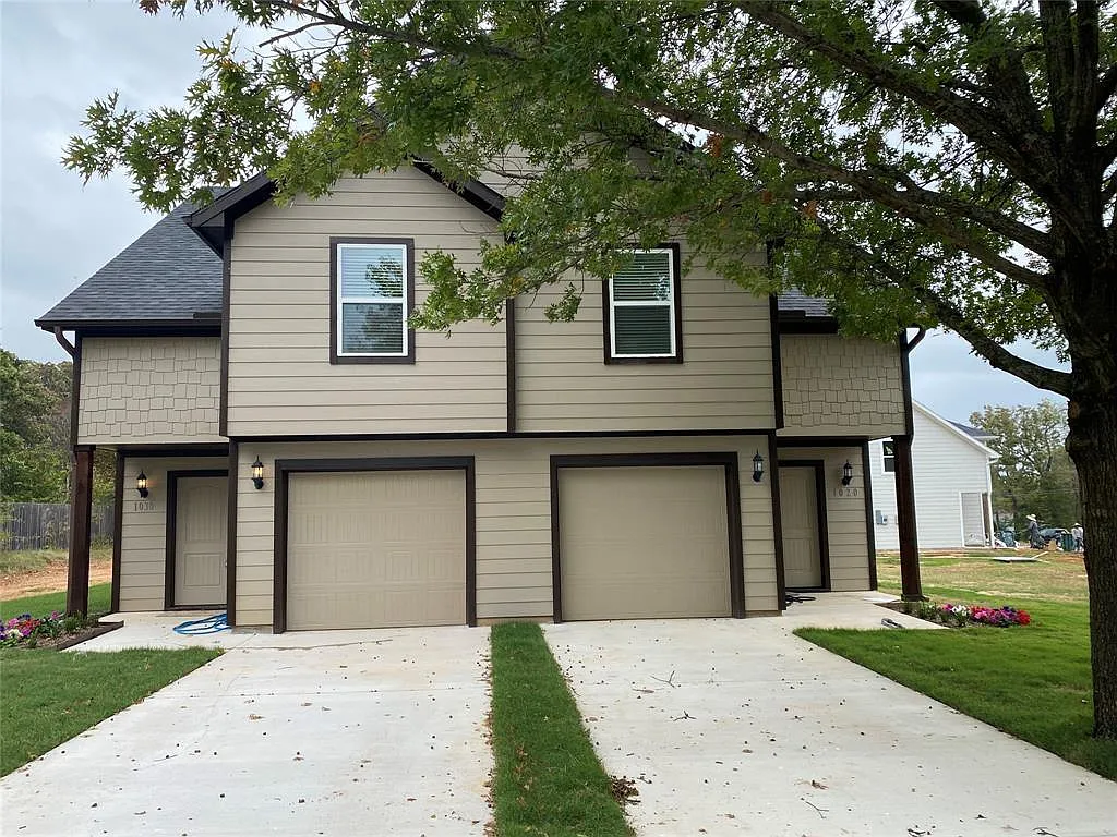Wyldewood Duplexes — Photo 2