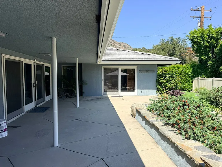 2120 Highland Oaks Dr — Photo 17