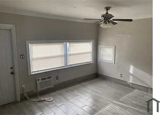907 NW 12th Ter #1