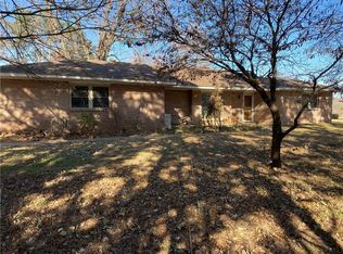 1817 E Davis Ave, Weatherford, OK 73096