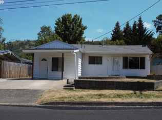 1539 NE Poplar St, Roseburg, OR