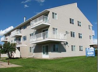 9612 100th Ave, Grande Prairie, AB T8V0T2
