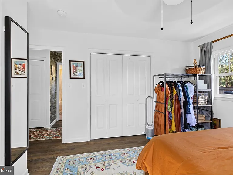 1015 Woods Pl — Photo 21