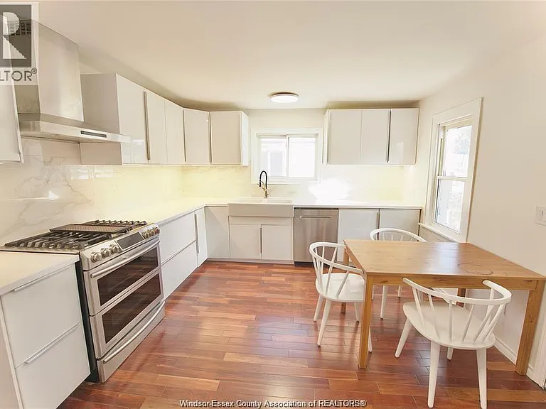 1636 Cadillac St — Photo 14
