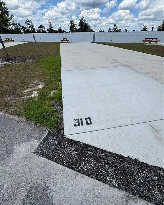 1st image of 310 Horizon RD