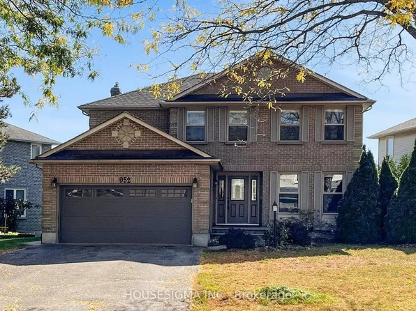 952 Peggoty Cir, Oshawa, ON L1K 2G5