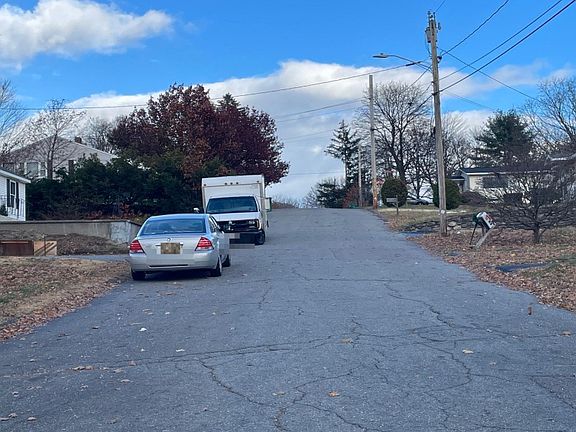 5th image of 22 Lawton Ave