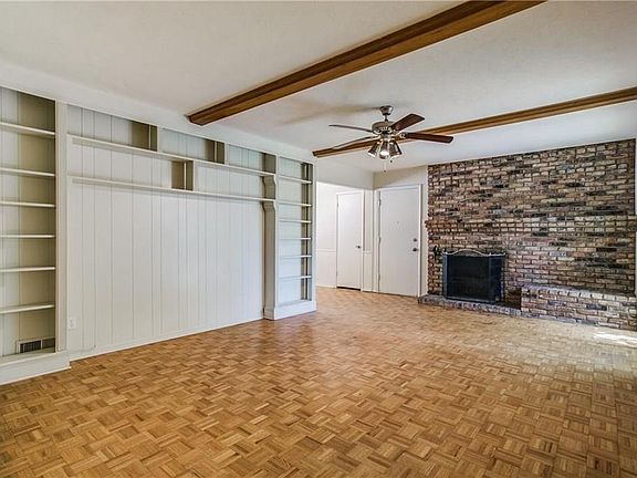 4th image of 1302 Comanche Dr