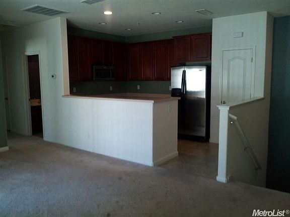 4th image of 3301 N Park Dr Unit 2011