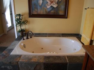 217 Bayshore Ln, Edwards, MO 65326