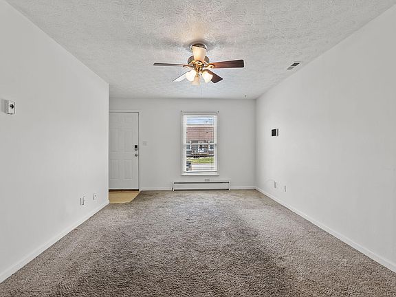 3rd image of 996 Tatesbrook Dr