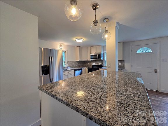 5th image of 2128 Hodgin St
