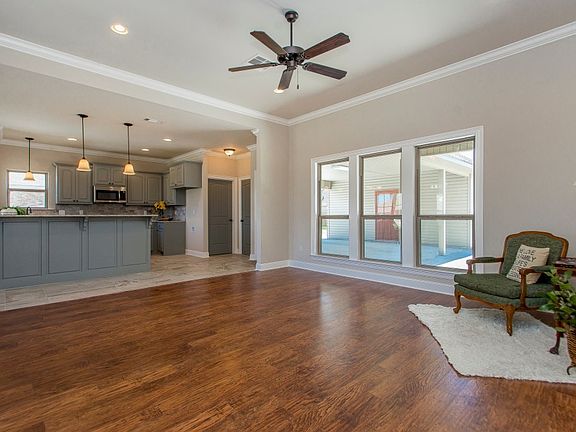 4th image of 25390 Black Lake Ave