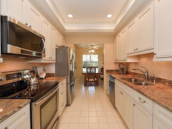 4th image of 4054 Wilshire Cir E #146
