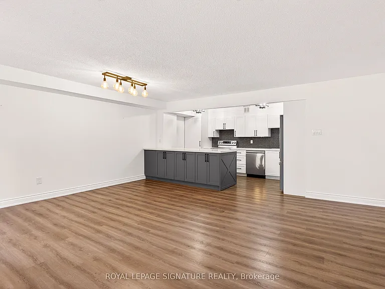 60 Inverlochy Blvd #309 — Photo 3