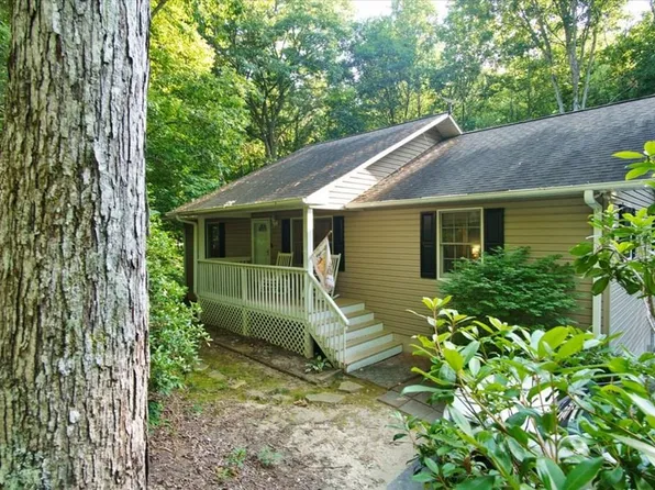 315 Country Rd, Franklin, NC 28734