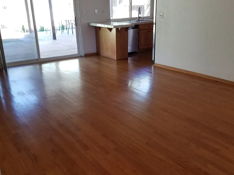 137 Seaview Dr — Photo 3