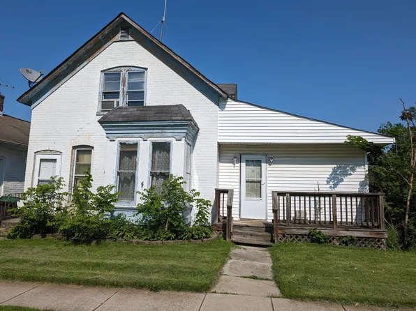 655 Lake St, Hobart, IN 46342