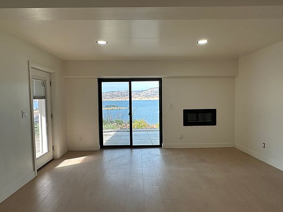 4th image of 215 Berryessa Dr
