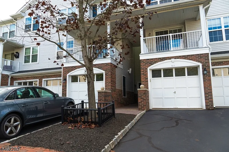 911 Hawley Ct