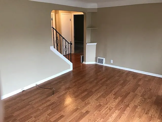 3 bed, 1300 sqft, $1,845 — Photo 2