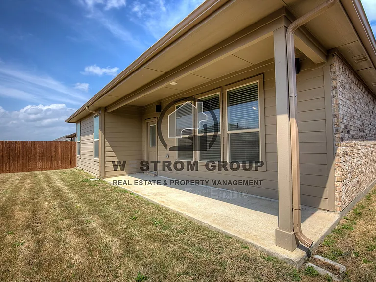 820 Greenford Mnr — Photo 48
