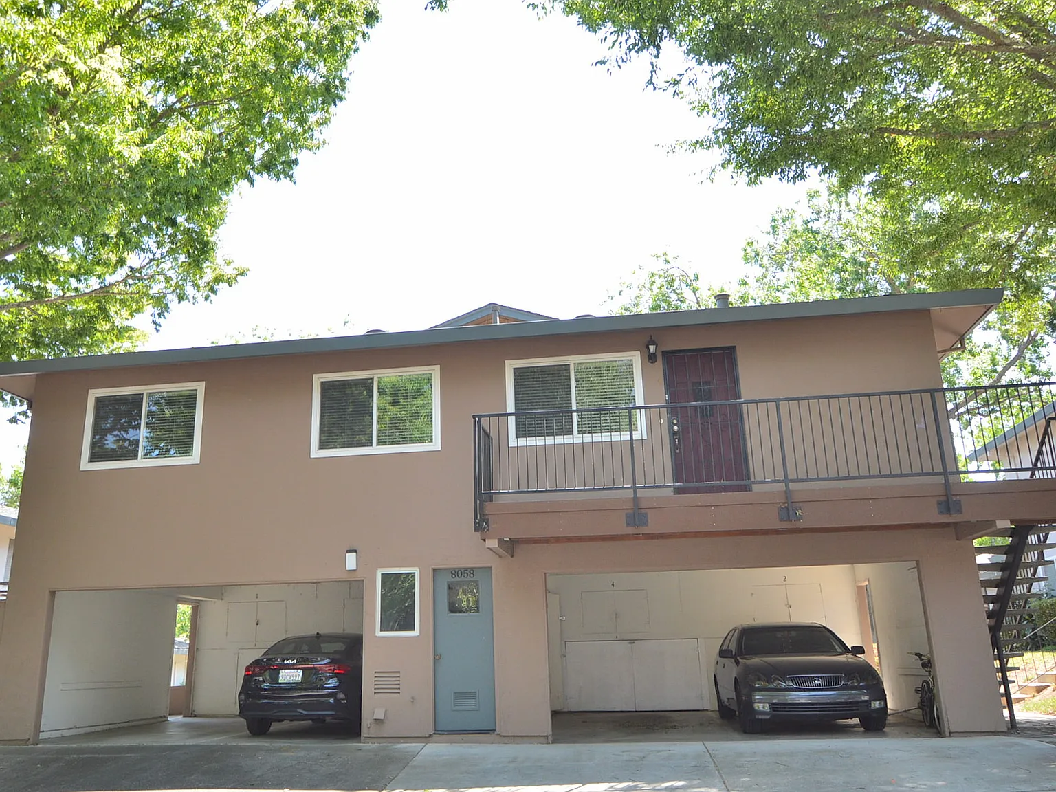 2 bed, 810 sqft, $2,500 — Photo 1