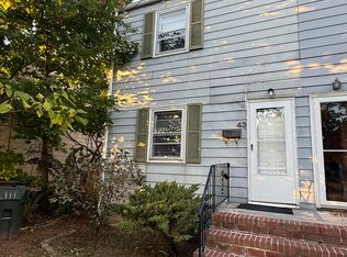 43 Crampton Ave, Woodbridge, NJ 07095