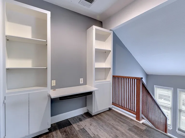 31 Marina Cir — Photo 17
