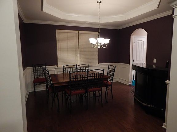 3rd image of 2104 Hemlock Hill Dr