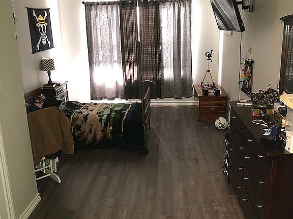 2nd image of 215 California St W