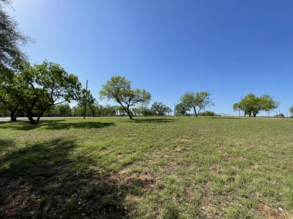 8329 State Highway 97 E Unit B, Floresville, TX 78114