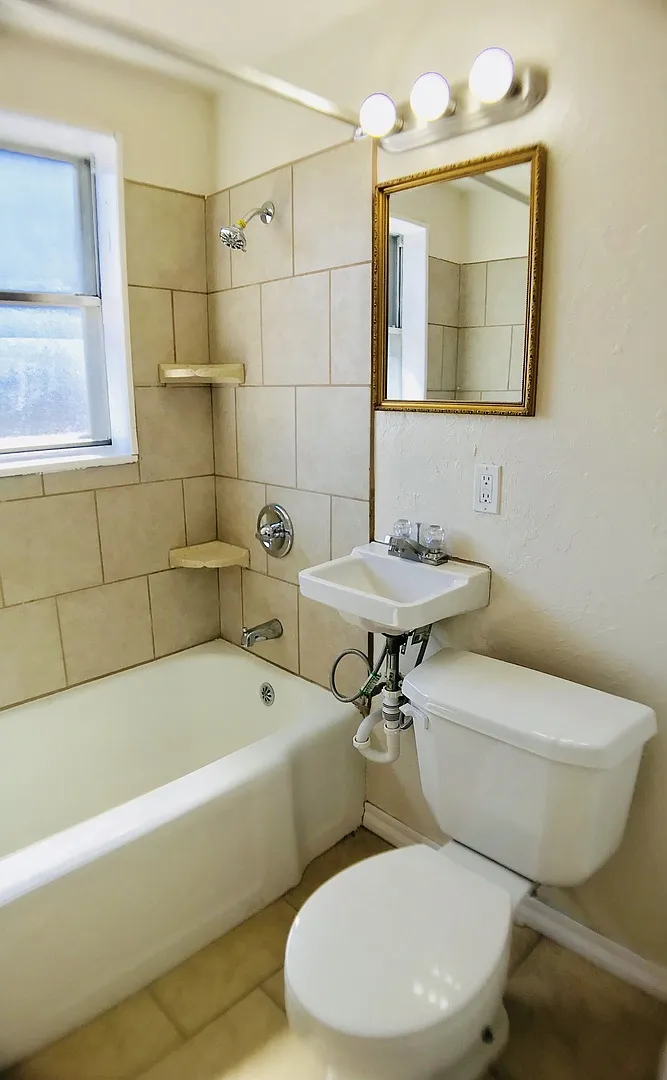 Cute 2BD 1BA Home in Del City!! — Photo 4