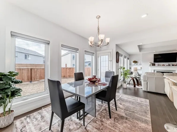 922 173a St SW, Edmonton, AB T6W 3V3