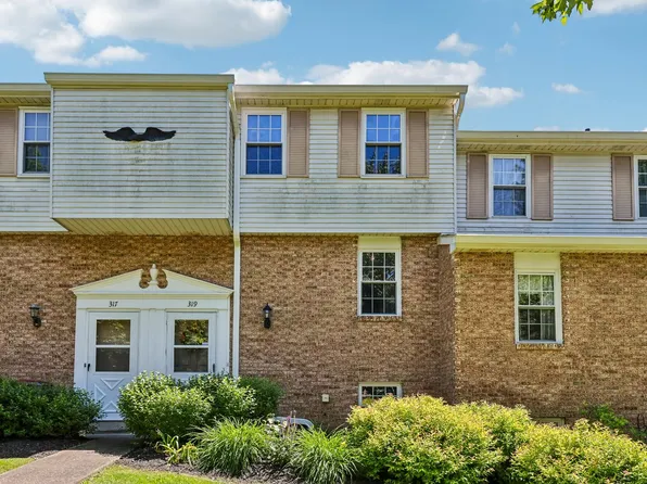 319 Bellford Ct, Cranberry Township, PA 16066