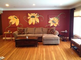 293 Breezewood Dr, Bay Village, OH