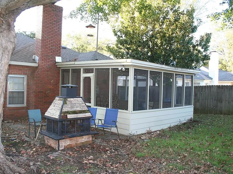 1588 Dorset Dr — Photo 25