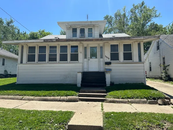 1406 W Locust St, Bloomington, IL 61701