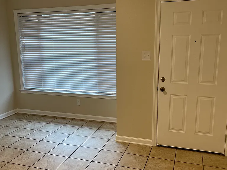1126 LIVING ROOM