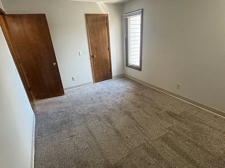 Maple Apartments — Photo 15
