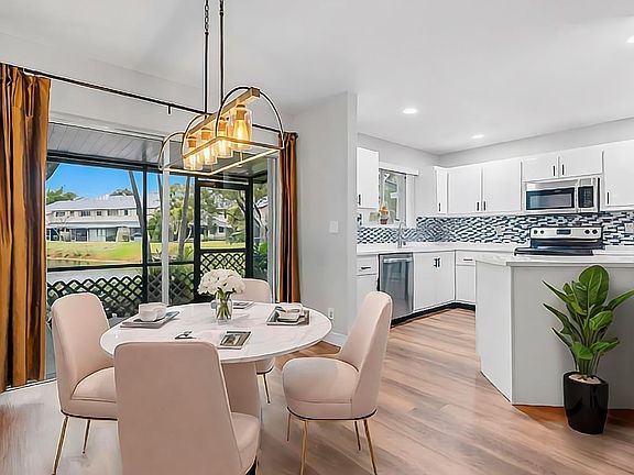 4th image of 2105 W Discovery Circle